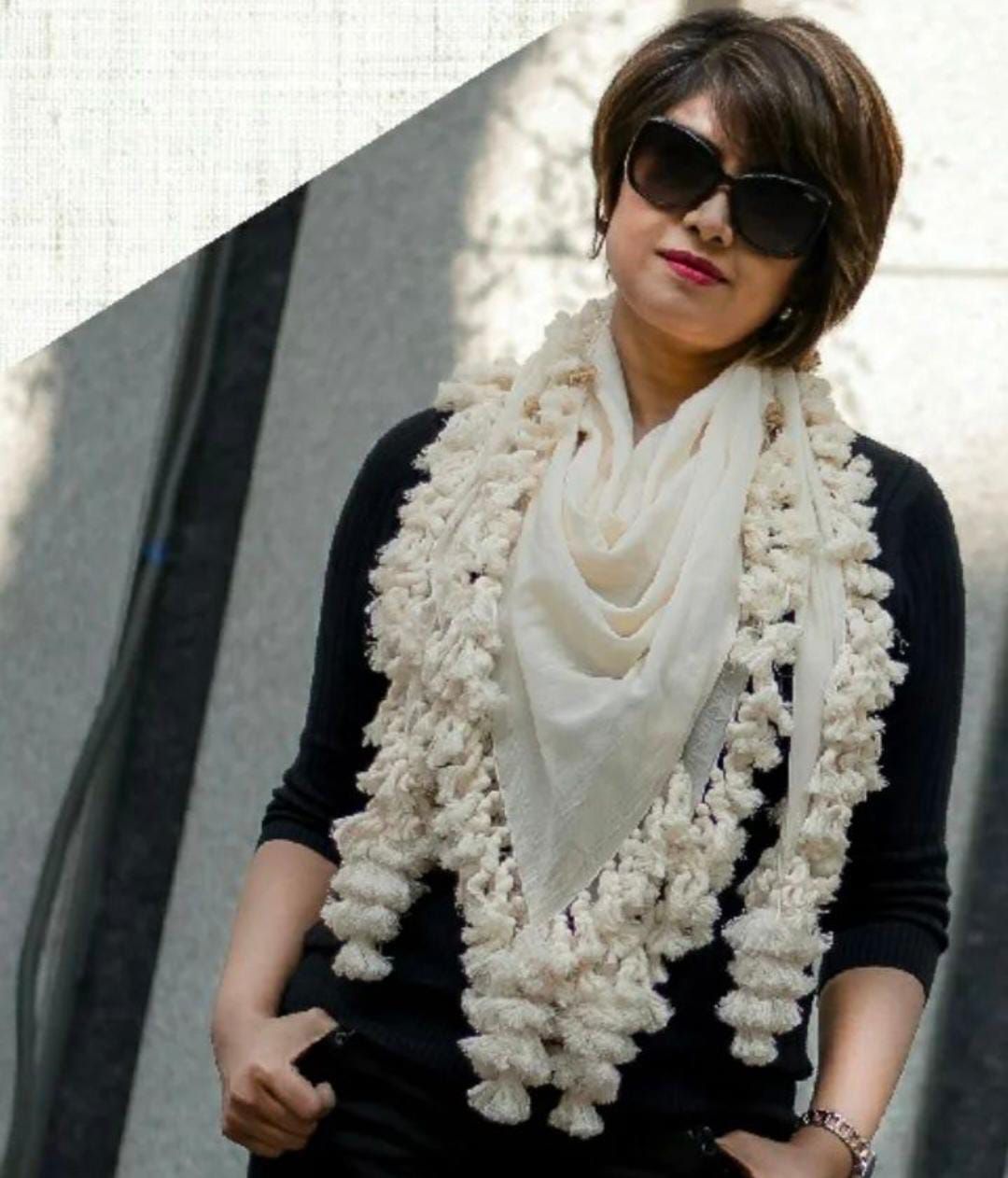cotton square scarf with pompom